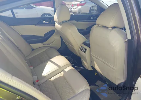 2016 Nissan Maxima 3.5 Platinum z USA, uszkodzony, nr VIN 1N4AA6AP9GC393222